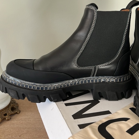 Ganni black cleated low Chelsea boot size 40 - Picture 6 of 12
